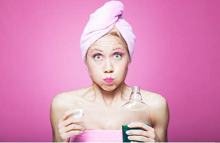 15 recettes de bain de bouches pour une bonne haleine et contre le mal de dents