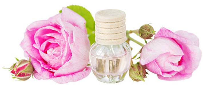 10 utilisations de l'essence de rose pour sa beauté et sa santé