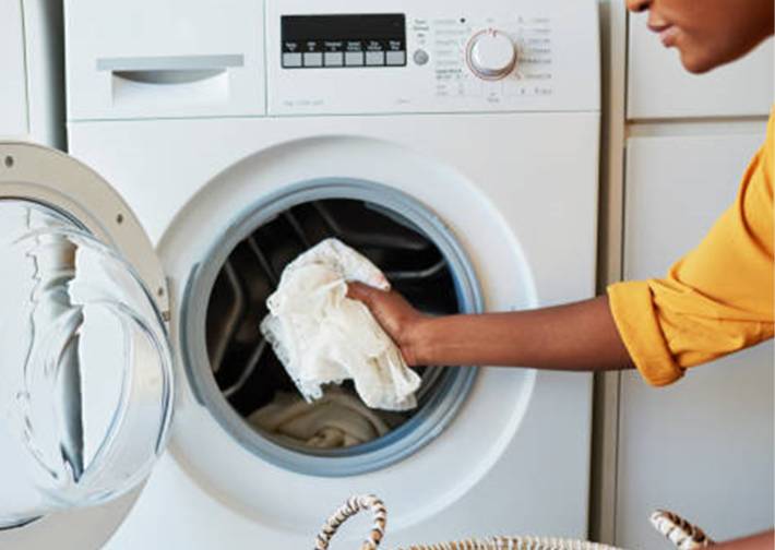 astuces pour nettoyer la machine à laver et enlever son odeur