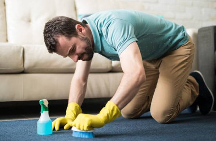 10 astuces pour nettoyer efficacement une tache de vomi
