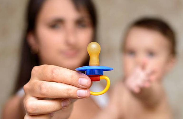 10 astuces pour faire arrêter la tétine à son enfant