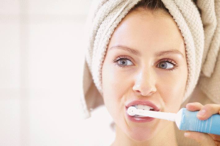 comment bien nettoyer brosse à dents electrique
