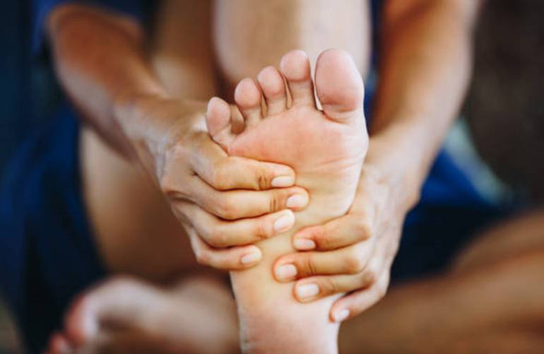 12 remèdes naturels pour soulager les pieds douloureux