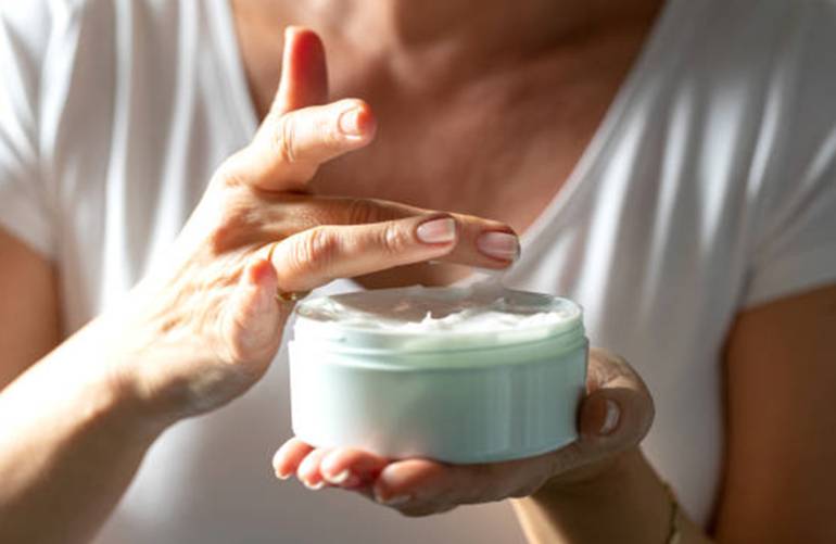 15 utilisations utiles de la crème pour le visage ou le corps