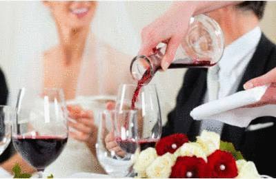Comment servir le vin à table - Tout pratique