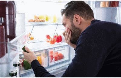 Nos astuces naturelles pour éviter les mauvaises odeurs du frigo